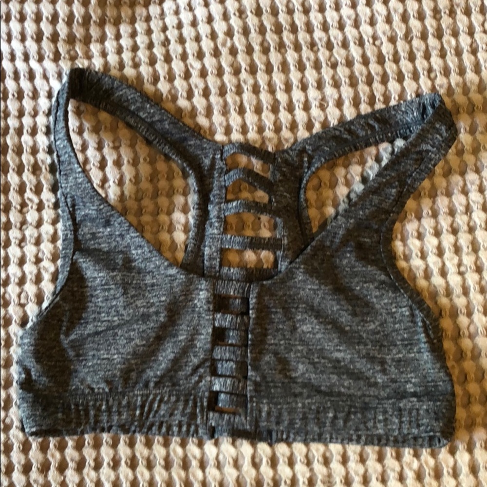 VS pink sports bra